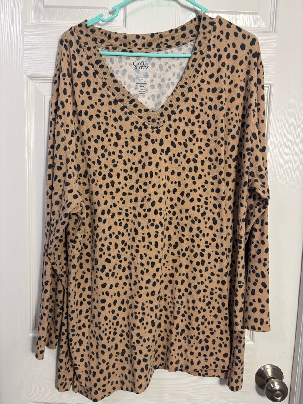 croft & barrow Tan and Black Leopard-Print V-Neck Sweater